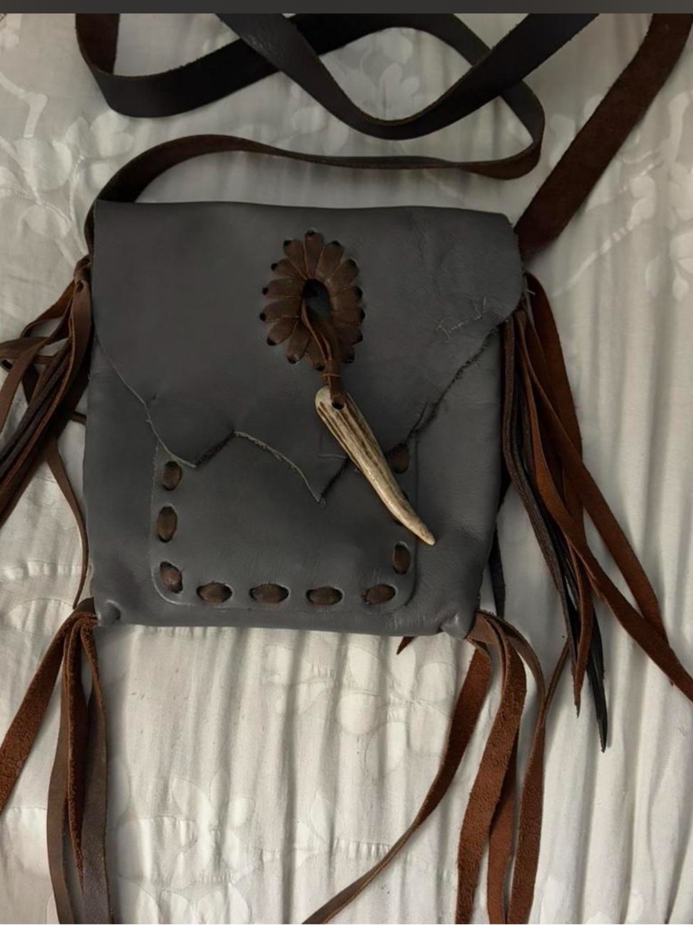 Jimmi WZ Fringe Leather Crossbody Bag antler contrast stitching fringe RTL $395